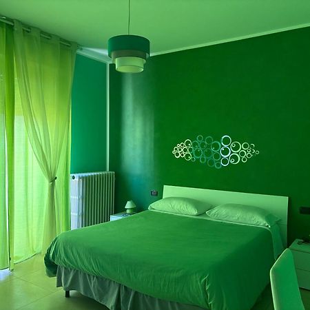 Color House Malpensa B&B Cassano Magnago Exteriör bild
