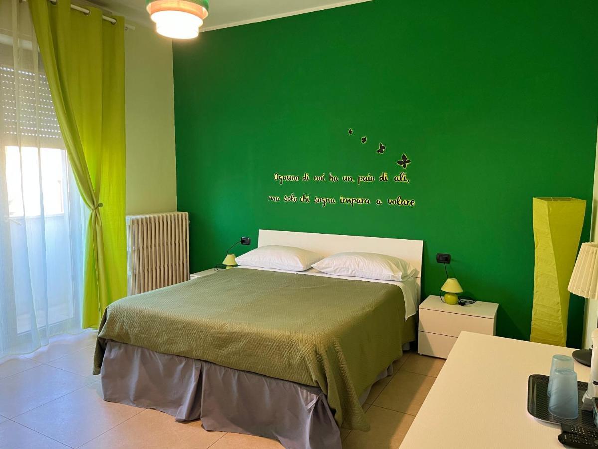 Color House Malpensa B&B Cassano Magnago Exteriör bild